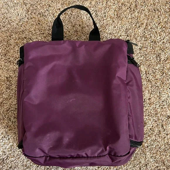 Venture 4th hanging travel toiletry bag, purple. - Picture 10 of 13